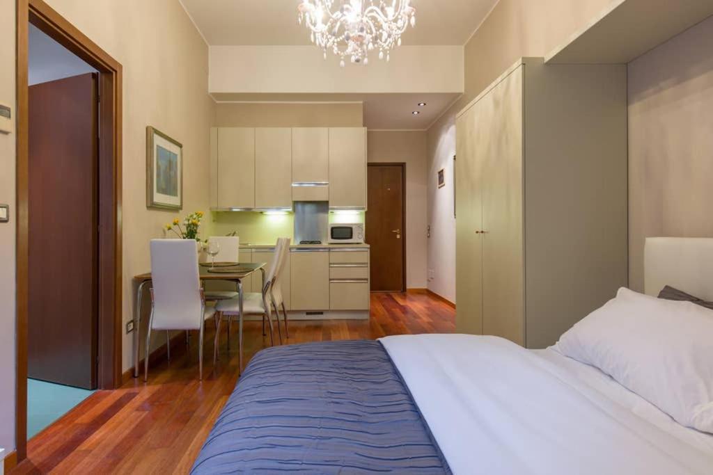 Comfortable Apartment Behind Arena Di เวโรนา ภายนอก รูปภาพ